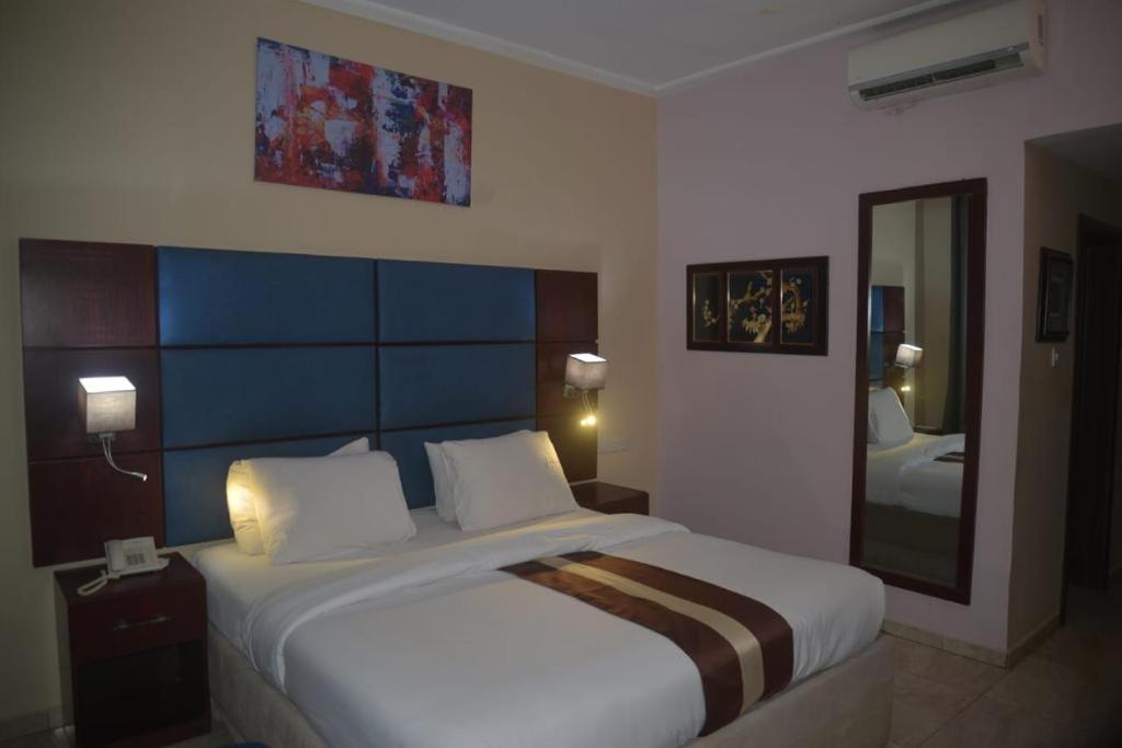 De Santos Hotel Agege Екстер'єр фото