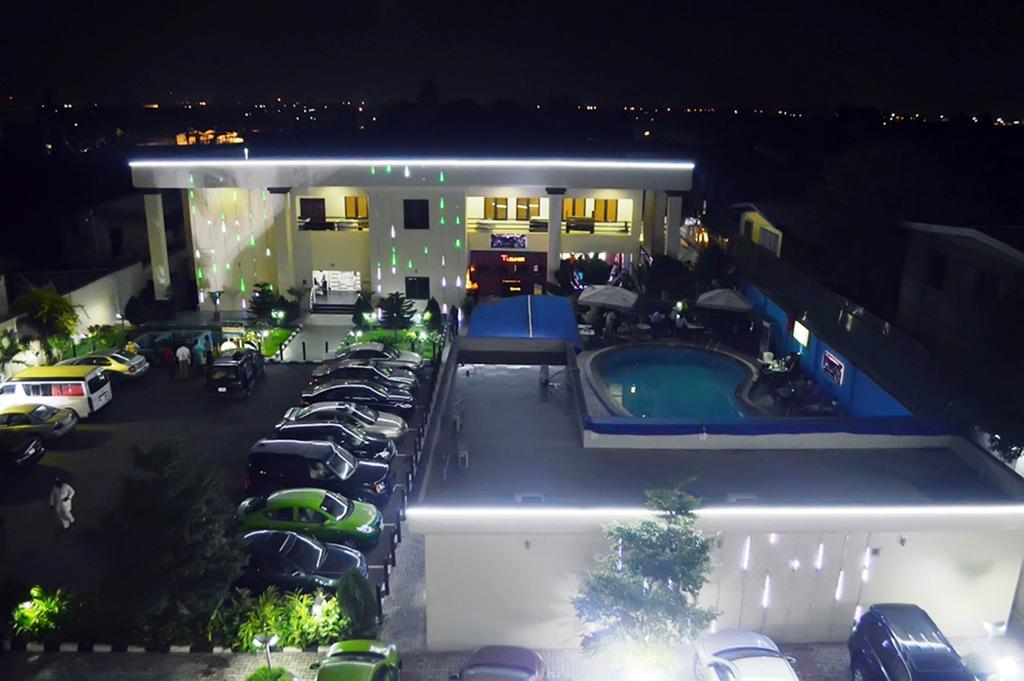 De Santos Hotel Agege Екстер'єр фото